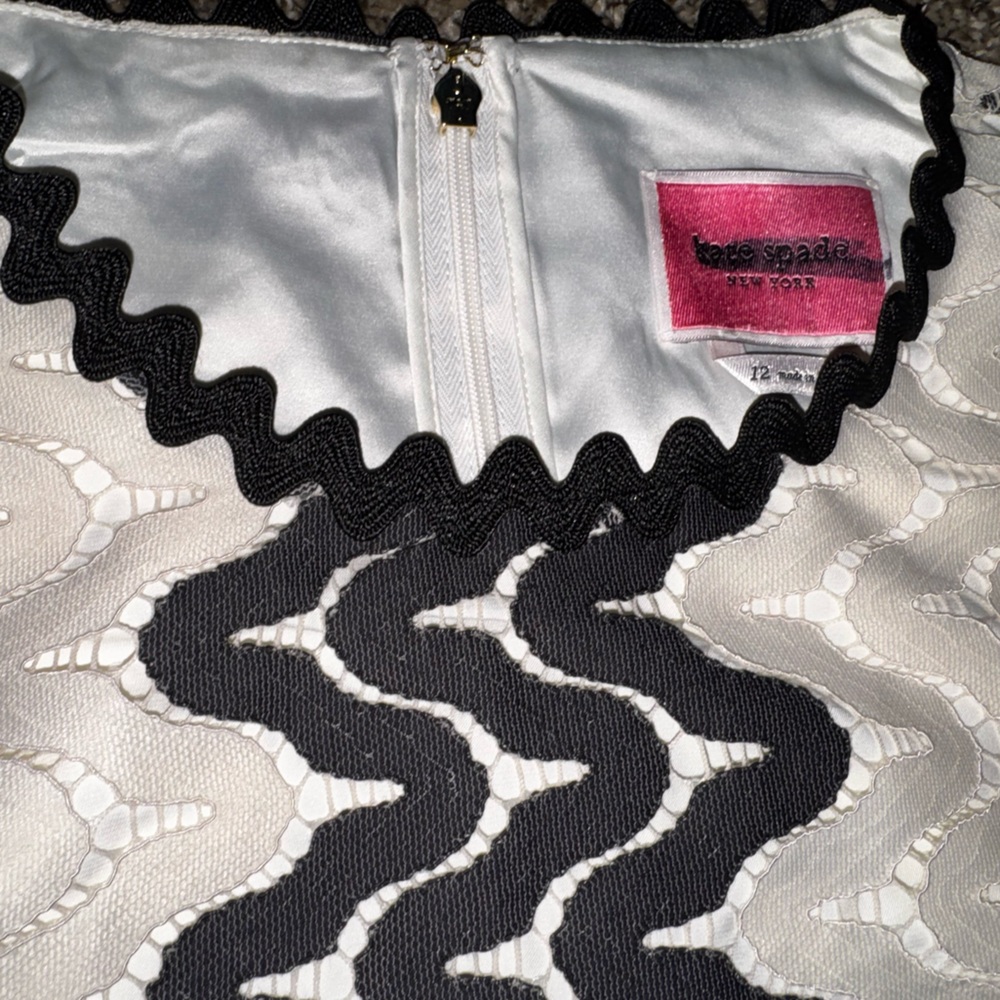 Kate Spade Shift Dress Cream and Black - Picture 5 of 10